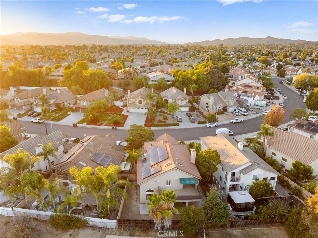 Image 10 of property listing at 40132 White Leaf Lane, Murrieta, CA 92562