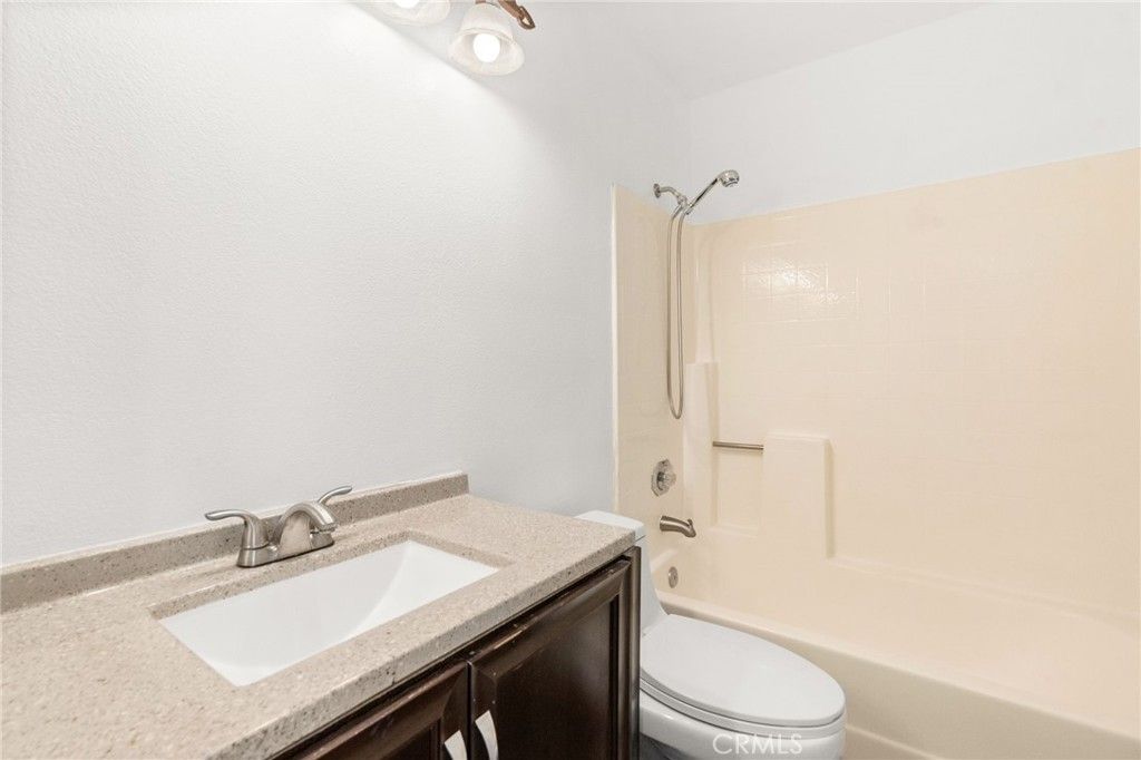 Image 26 of property listing at 40132 White Leaf Lane, Murrieta, CA 92562