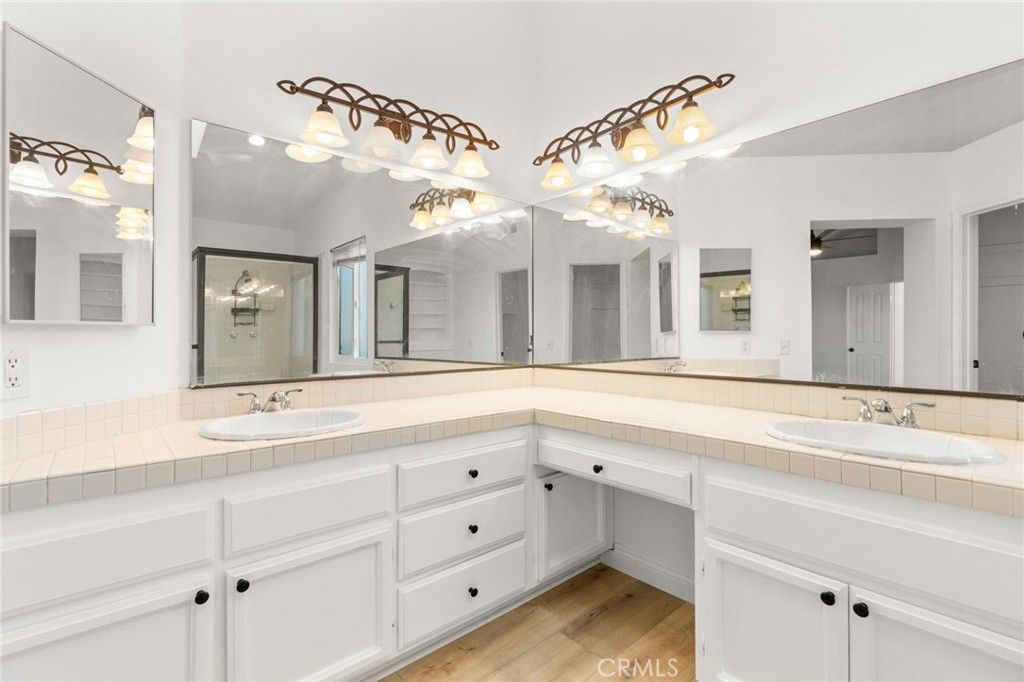 Image 50 of property listing at 40132 White Leaf Lane, Murrieta, CA 92562