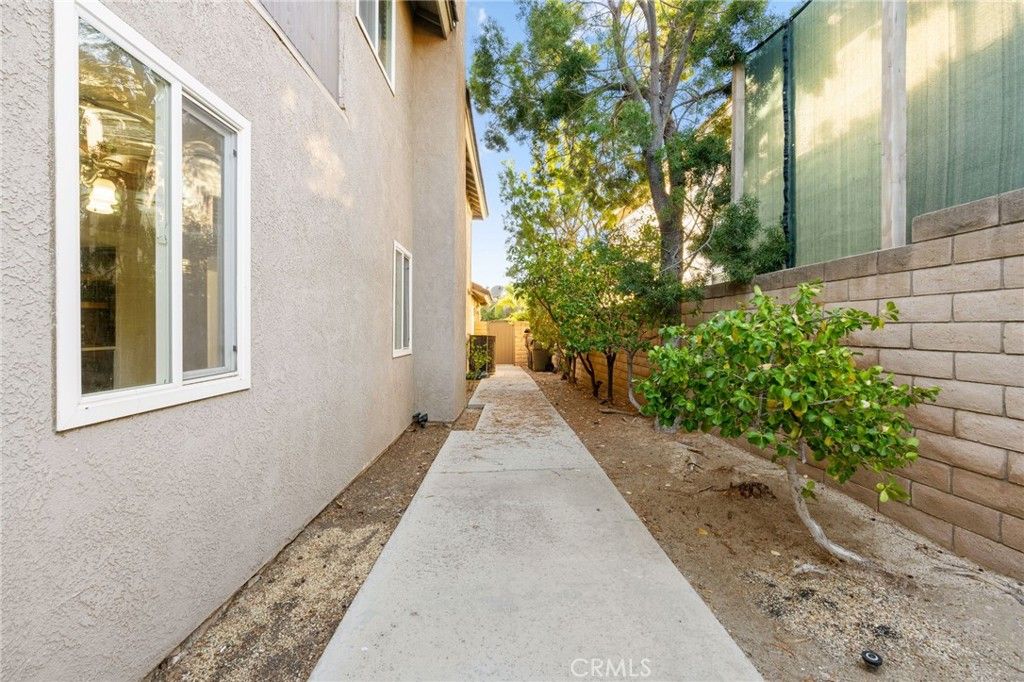 Image 70 of property listing at 40132 White Leaf Lane, Murrieta, CA 92562