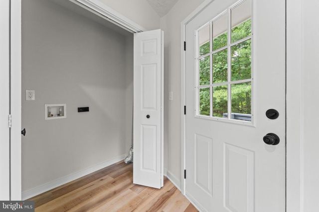 39 SCHOOL BUS RD, Louisa, VA 23093