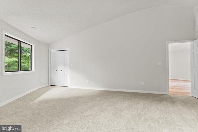 39 SCHOOL BUS RD, Louisa, VA 23093
