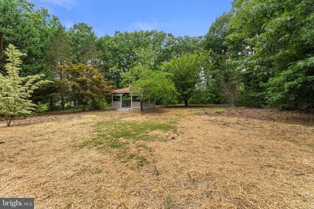 39 SCHOOL BUS RD, Louisa, VA 23093