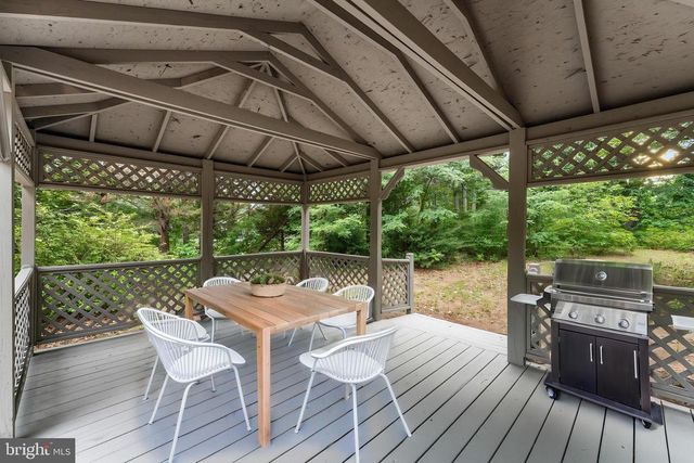 39 SCHOOL BUS RD, Louisa, VA 23093