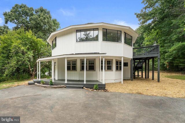 39 SCHOOL BUS RD, Louisa, VA 23093
