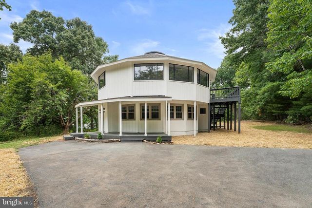 39 SCHOOL BUS RD, Louisa, VA 23093