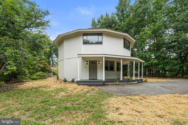 39 SCHOOL BUS RD, Louisa, VA 23093