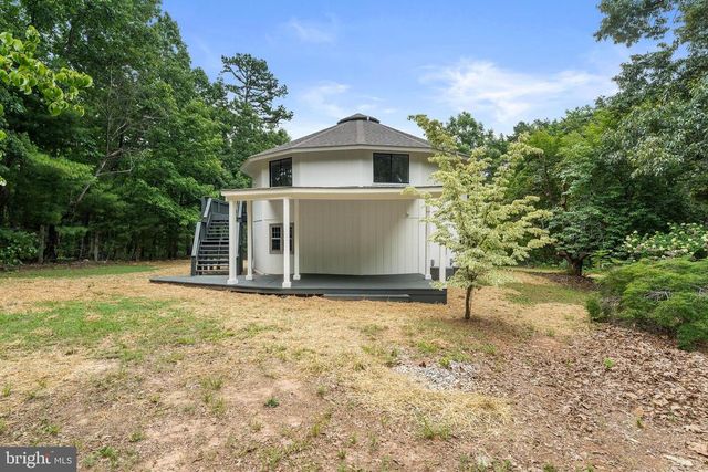39 SCHOOL BUS RD, Louisa, VA 23093