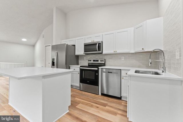 39 SCHOOL BUS RD, Louisa, VA 23093
