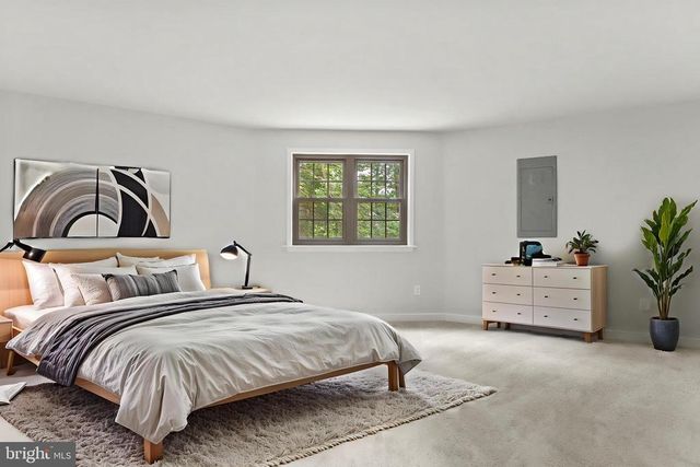 39 SCHOOL BUS RD, Louisa, VA 23093