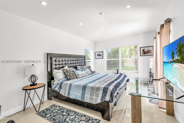 1413 Funston, Hollywood, FL 33020
