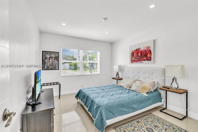 1413 Funston, Hollywood, FL 33020