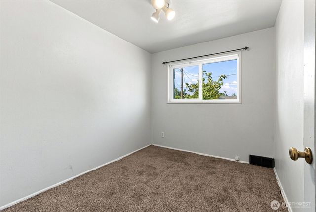 10303 B Street E, Tacoma, WA 98445