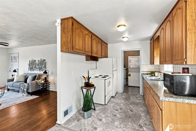 10303 B Street E, Tacoma, WA 98445