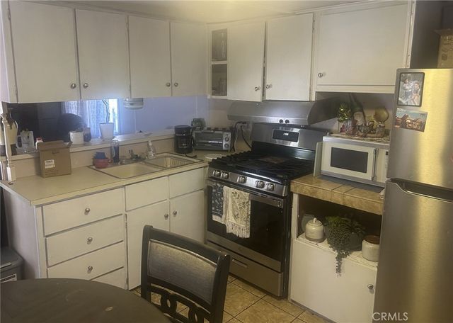 1203 W 6th Street 81, Corona, CA 92884