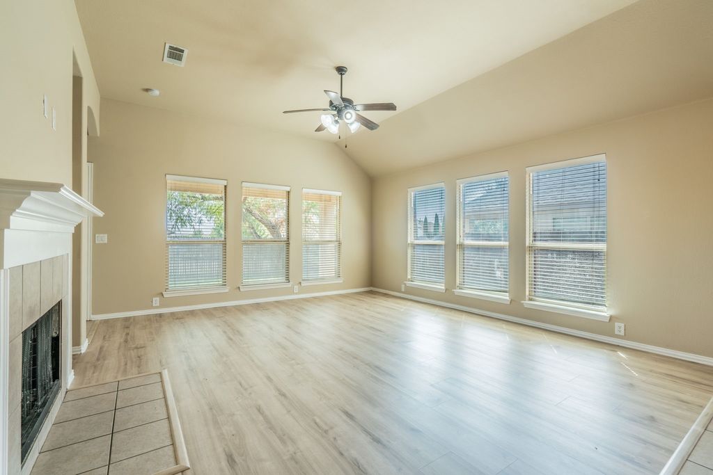 712 Cheryl Street, Crowley, TX 76036 — photo 2