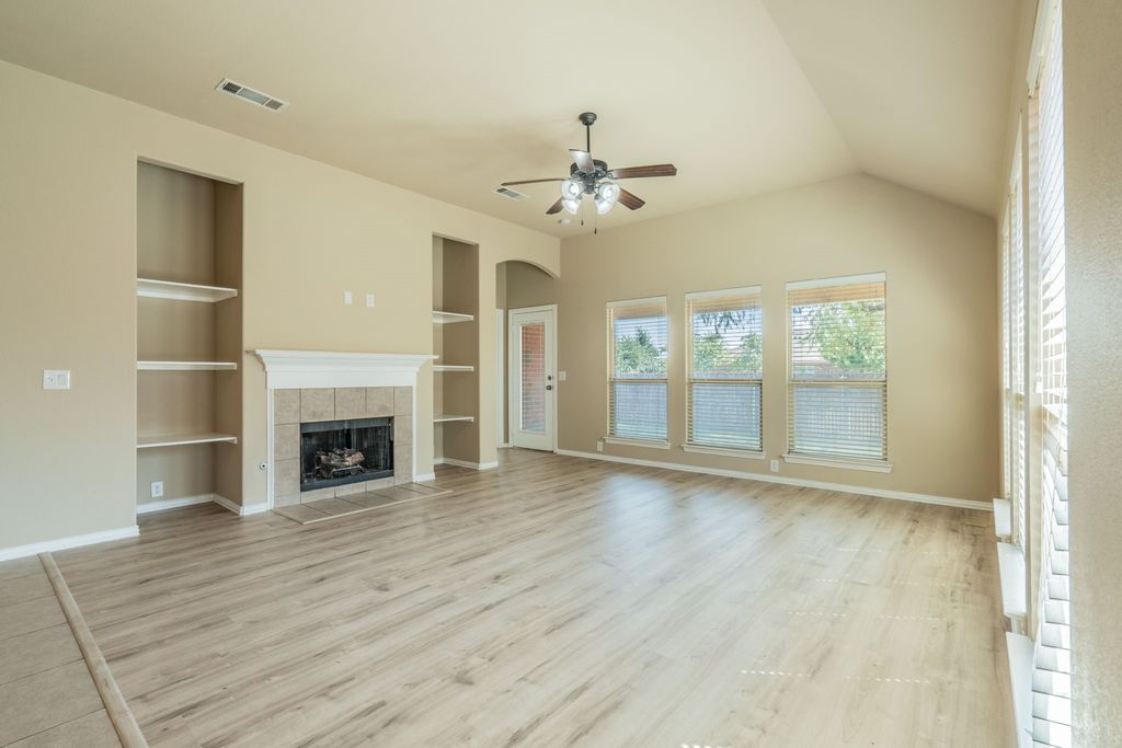 712 Cheryl Street, Crowley, TX 76036 — photo 3