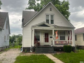 1517 STATE Street, Springfield, IL 62704