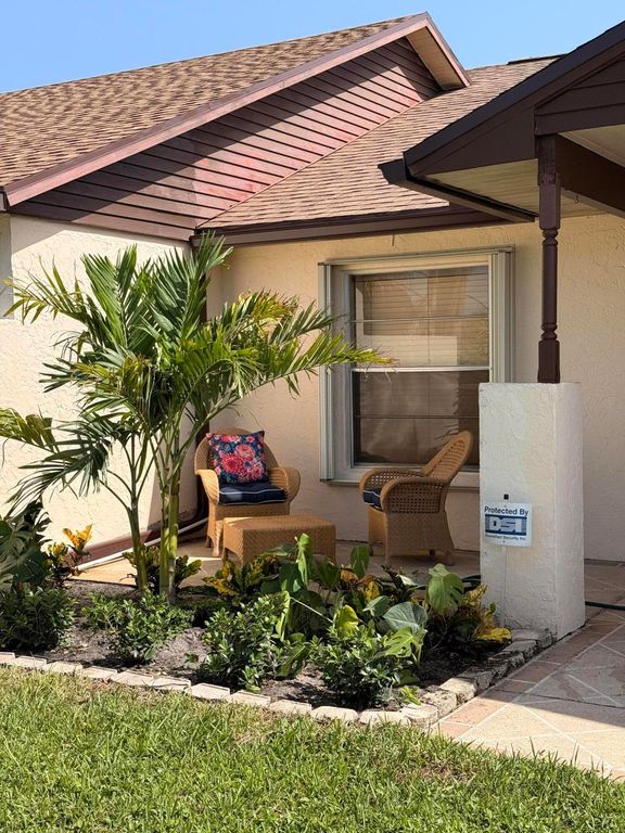8499 Lakepoint Court, Wellington, FL 33467