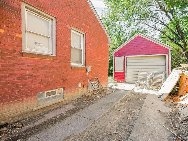 20040 Moross Road, Detroit, MI 48224