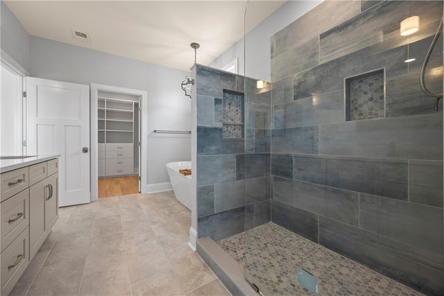 450 Falcons Lair West Drive, Walhalla, SC 29691