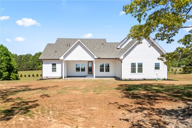 450 Falcons Lair West Drive, Walhalla, SC 29691