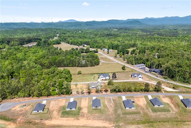 450 Falcons Lair West Drive, Walhalla, SC 29691