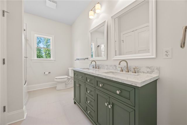 450 Falcons Lair West Drive, Walhalla, SC 29691
