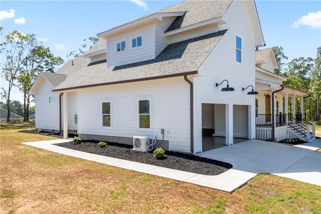 450 Falcons Lair West Drive, Walhalla, SC 29691