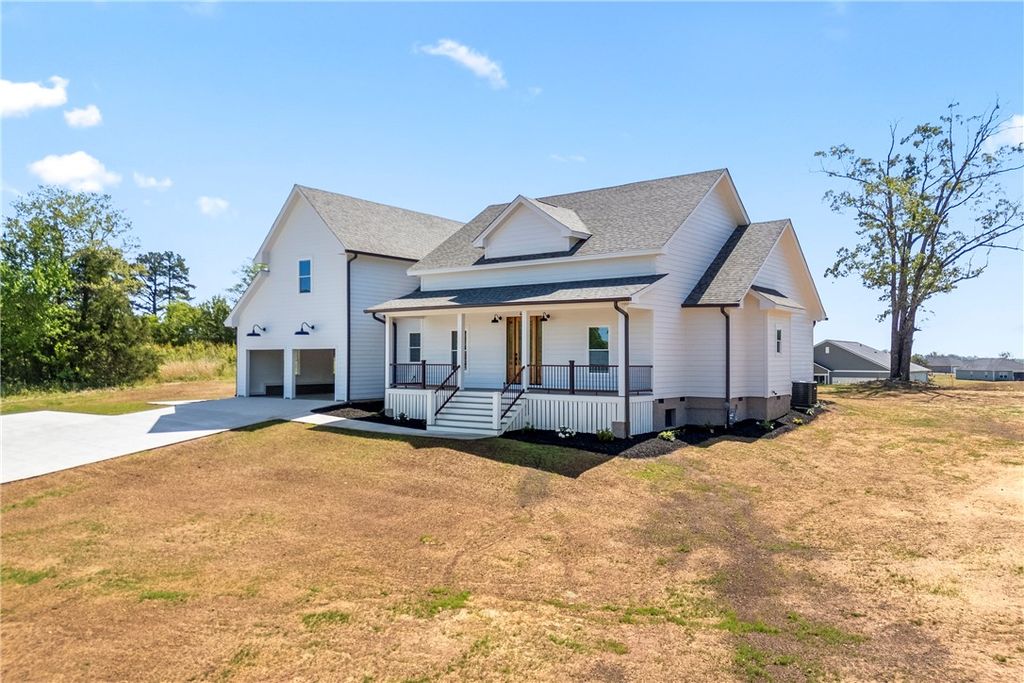 450 Falcons Lair West Drive, Walhalla, SC 29691