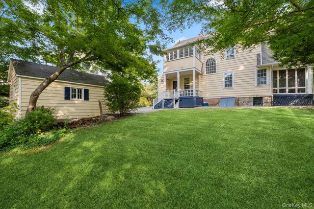 26 Circle Road, Scarsdale, NY 10583