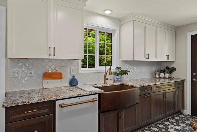 17208 3rd Avenue NW, Lakebay, WA 98349