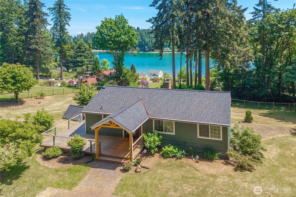 17208 3rd Avenue NW, Lakebay, WA 98349
