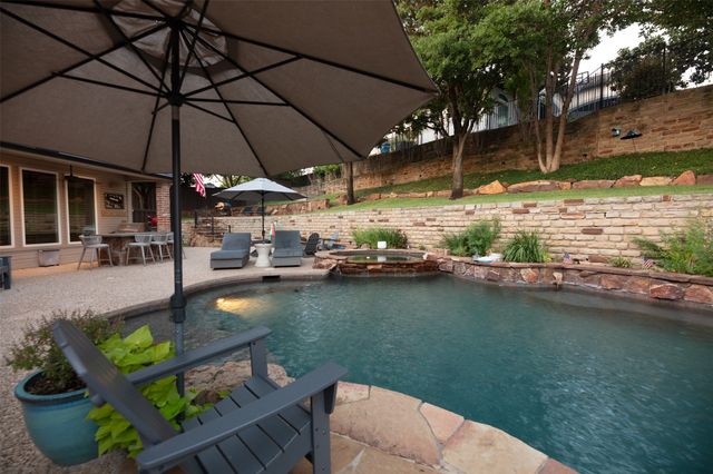 805 Lake Breeze Drive, Highland Village, TX 75077