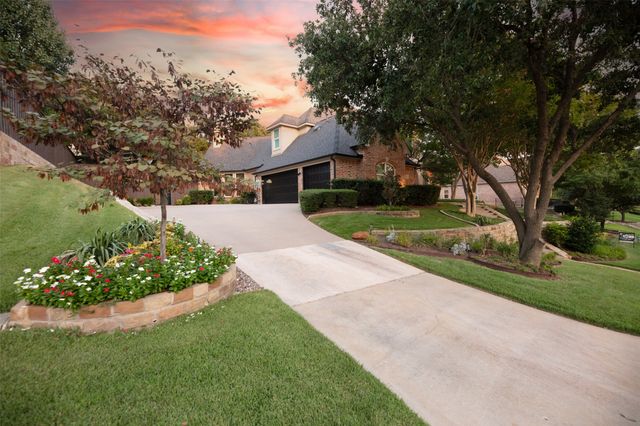 805 Lake Breeze Drive, Highland Village, TX 75077