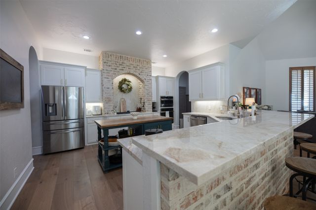 805 Lake Breeze Drive, Highland Village, TX 75077