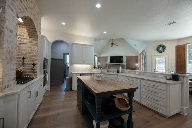 805 Lake Breeze Drive, Highland Village, TX 75077