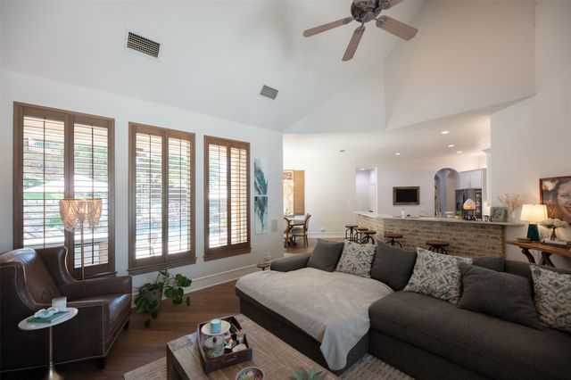 805 Lake Breeze Drive, Highland Village, TX 75077