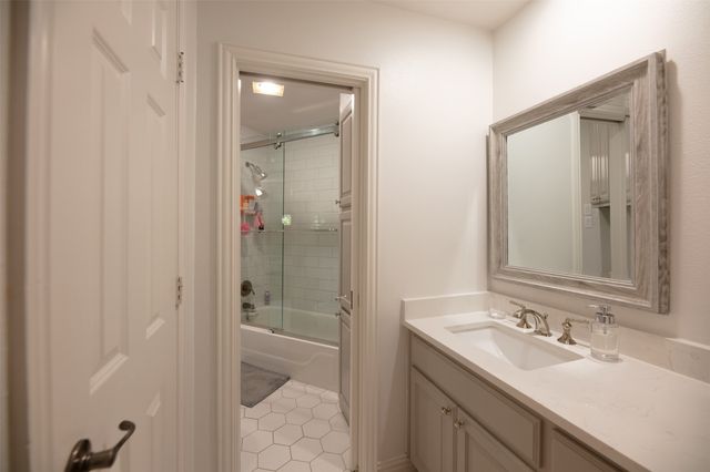 805 Lake Breeze Drive, Highland Village, TX 75077