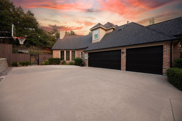 805 Lake Breeze Drive, Highland Village, TX 75077