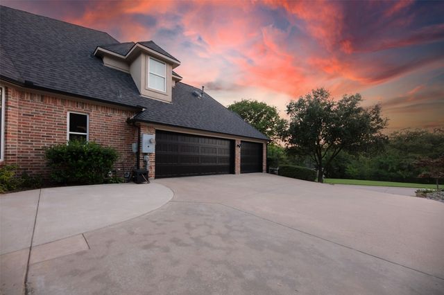 805 Lake Breeze Drive, Highland Village, TX 75077