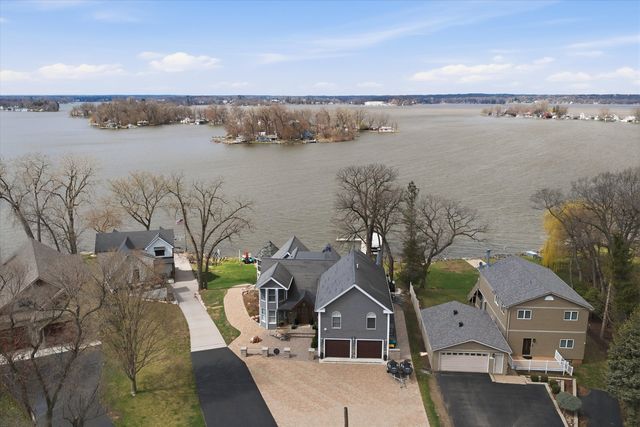 531 Circle Drive, Fox Lake, IL 60020