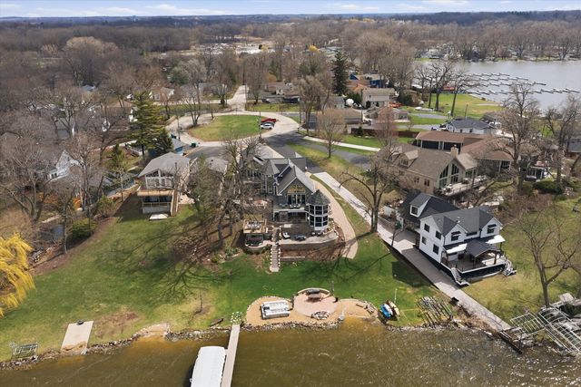 531 Circle Drive, Fox Lake, IL 60020