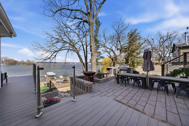 531 Circle Drive, Fox Lake, IL 60020