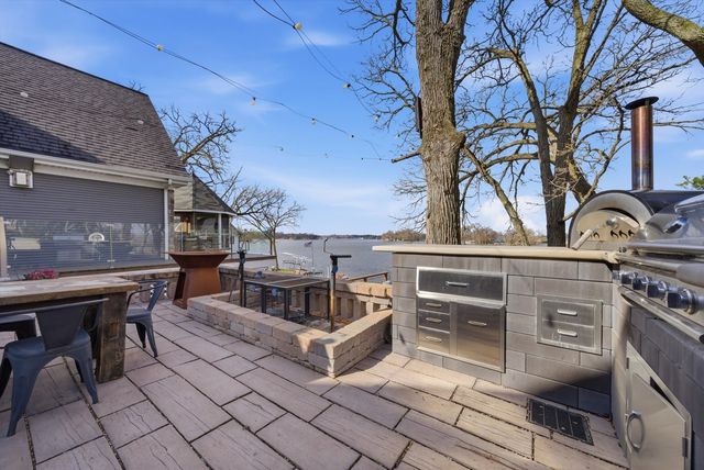 531 Circle Drive, Fox Lake, IL 60020