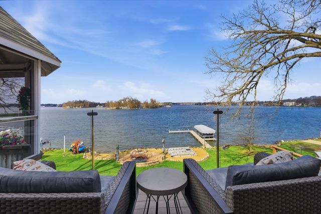 531 Circle Drive, Fox Lake, IL 60020