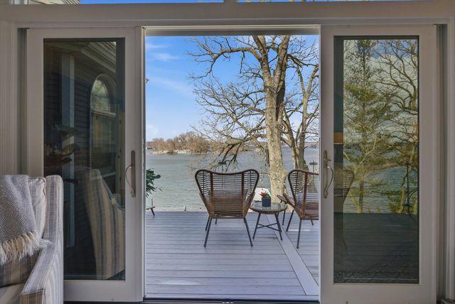 531 Circle Drive, Fox Lake, IL 60020