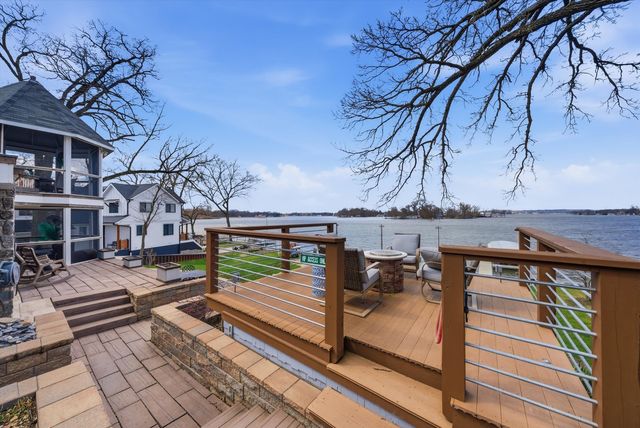 531 Circle Drive, Fox Lake, IL 60020