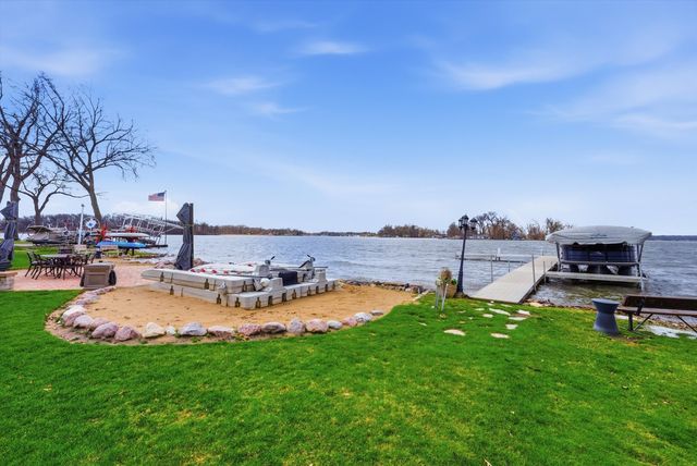 531 Circle Drive, Fox Lake, IL 60020