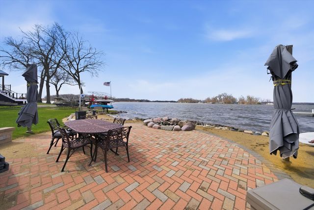 531 Circle Drive, Fox Lake, IL 60020